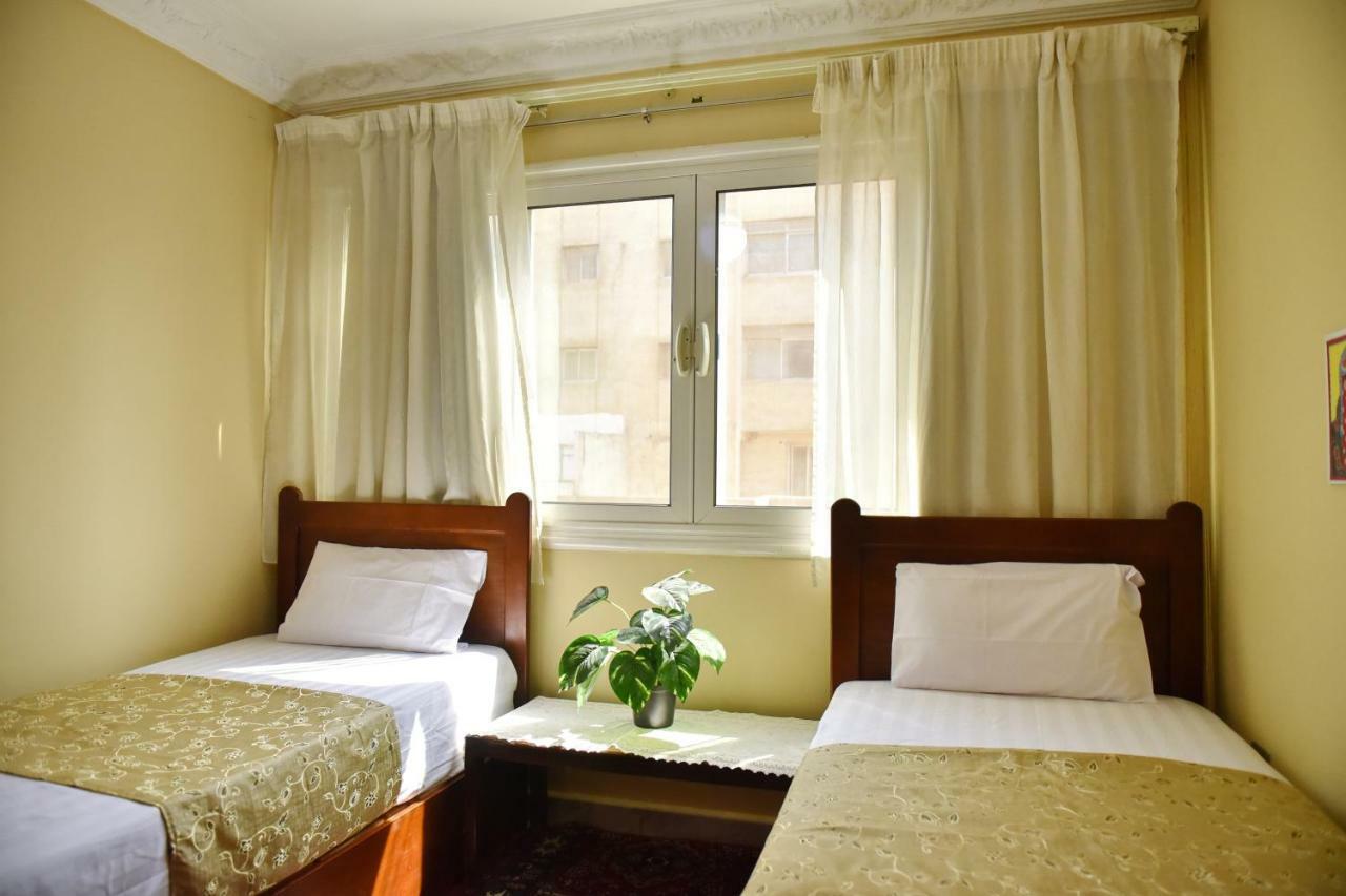Two-Bedroom Apartment At Mohamed Farid Street Cairo Exterior photo