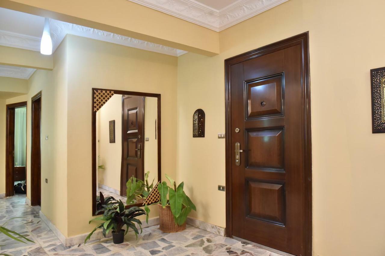 Two-Bedroom Apartment At Mohamed Farid Street Cairo Exterior photo