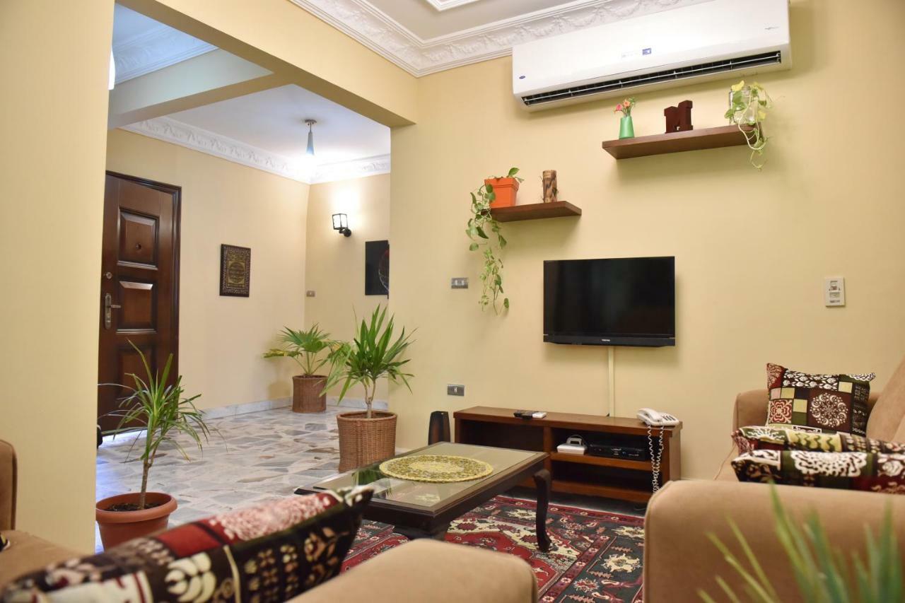 Two-Bedroom Apartment At Mohamed Farid Street Cairo Exterior photo